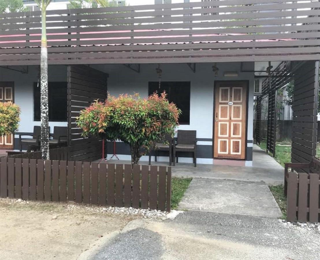 Adina Drive-In Motel Cenang - Managed By Shell Out Resort Pantai Cenang  Extérieur photo
