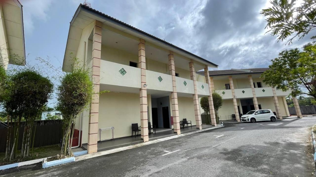 Adina Drive-In Motel Cenang - Managed By Shell Out Resort Pantai Cenang  Extérieur photo